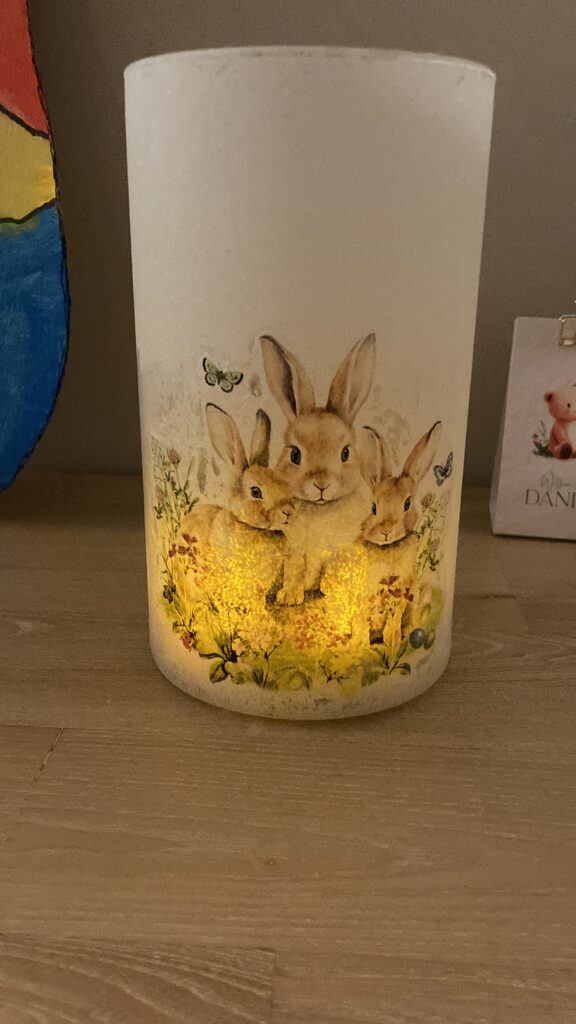 Vaas Decoupage 'haasjes' met kaars