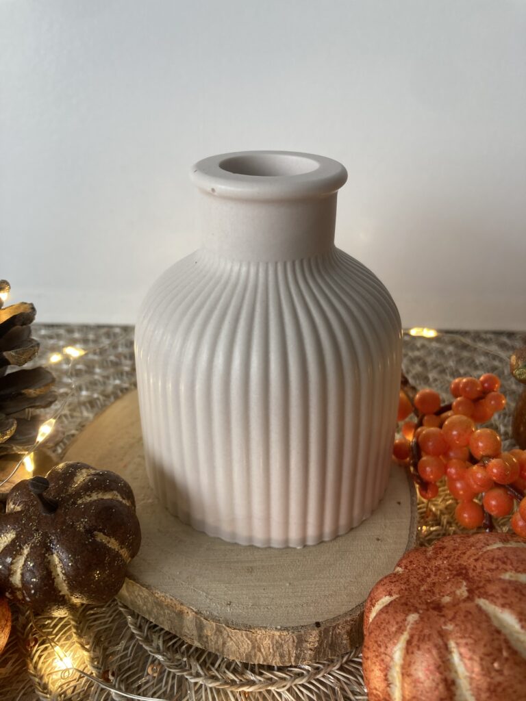 Vaasje in PorcelainX (keramisch gips)
